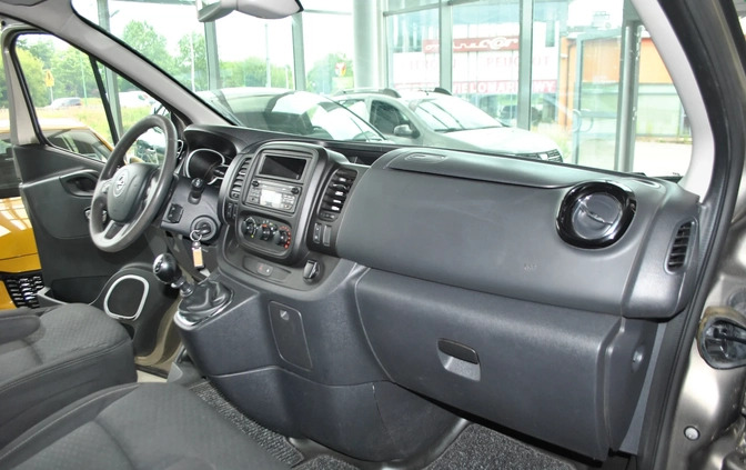 Opel Vivaro cena 104900 przebieg: 131000, rok produkcji 2017 z Sztum małe 232